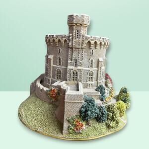 Lilliput Lane Britain’s Heritage Round Tower Windsor Castle L2212  No Box 1998